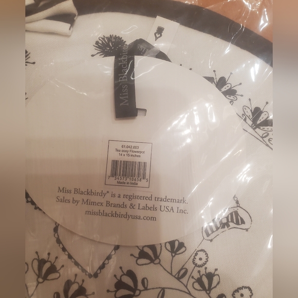 NWT Miss Blackbirdy Tea Cozy - Picture 3 of 3